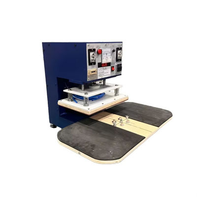 Mini Dual Station Food Plastic Blister Vacuum Forming Machine for 6 Digits Count and Adjustable Delay Time